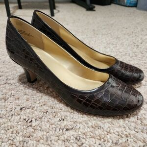 Yellow Box Dark Brown Austin High Heels size 9